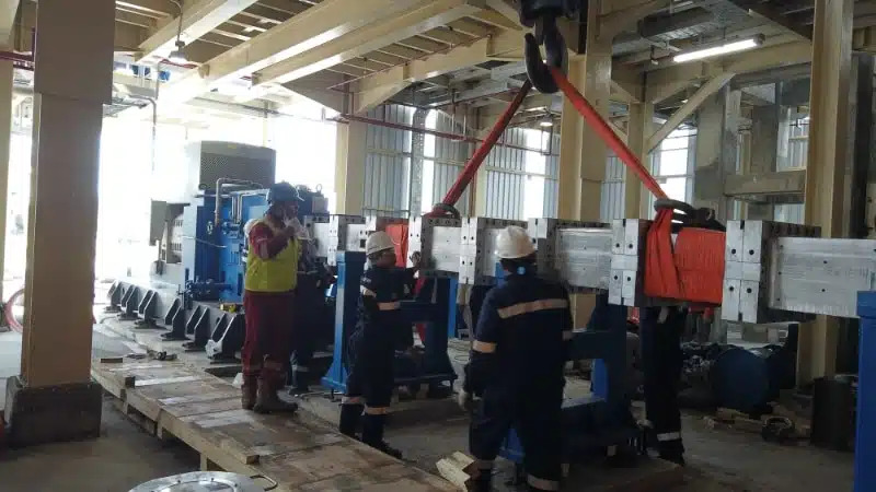 Lắp đặt barrel nhiệt máy đùn trục vít 2 trục